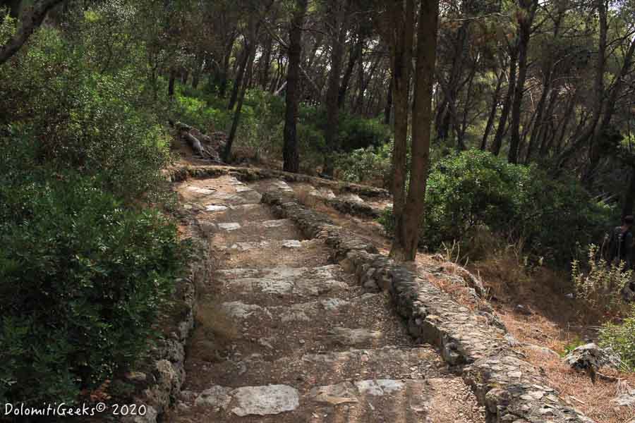 L'escalier pour rejoindre les plages
