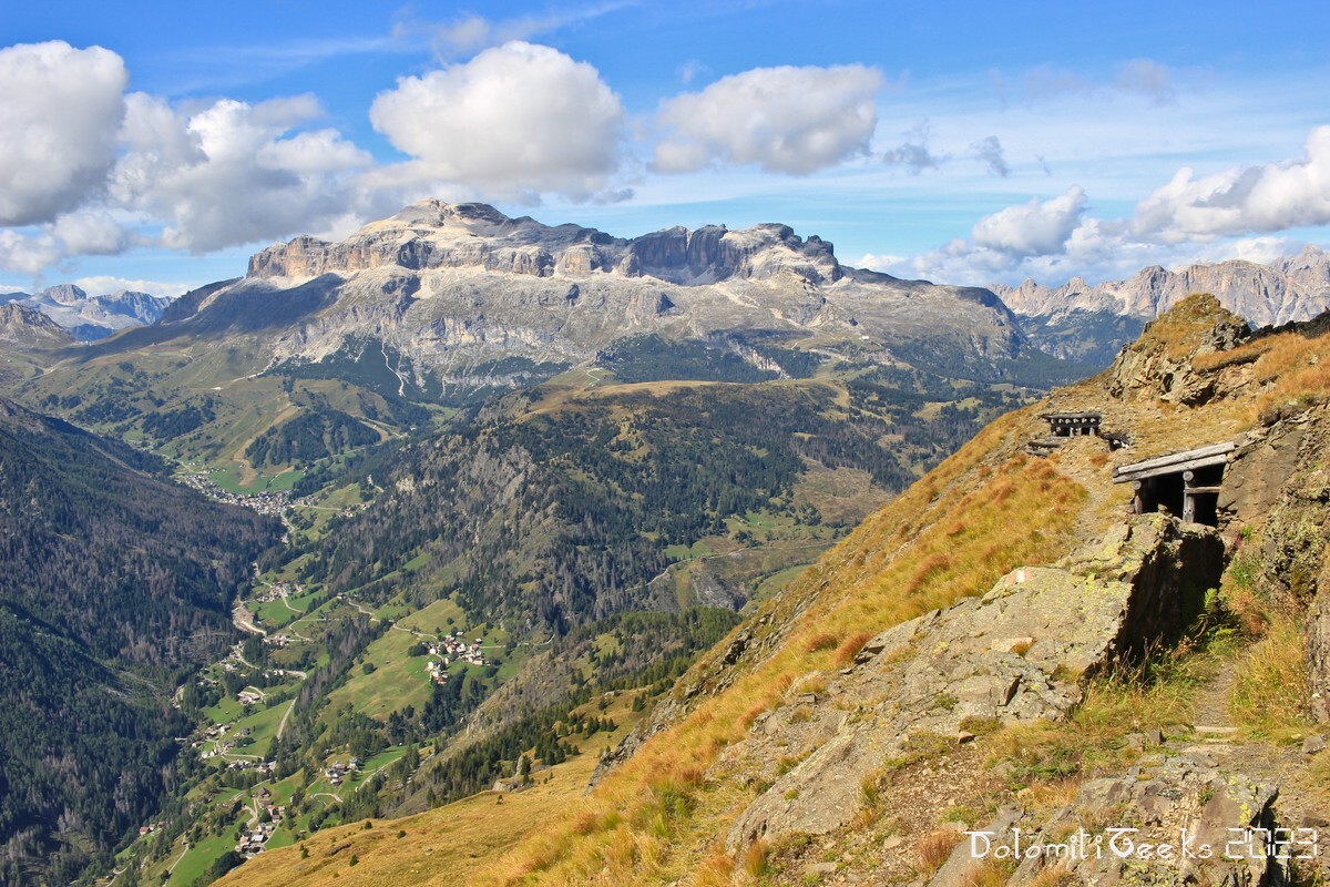 Les crêtes du Padon et au fond, la Marmolada